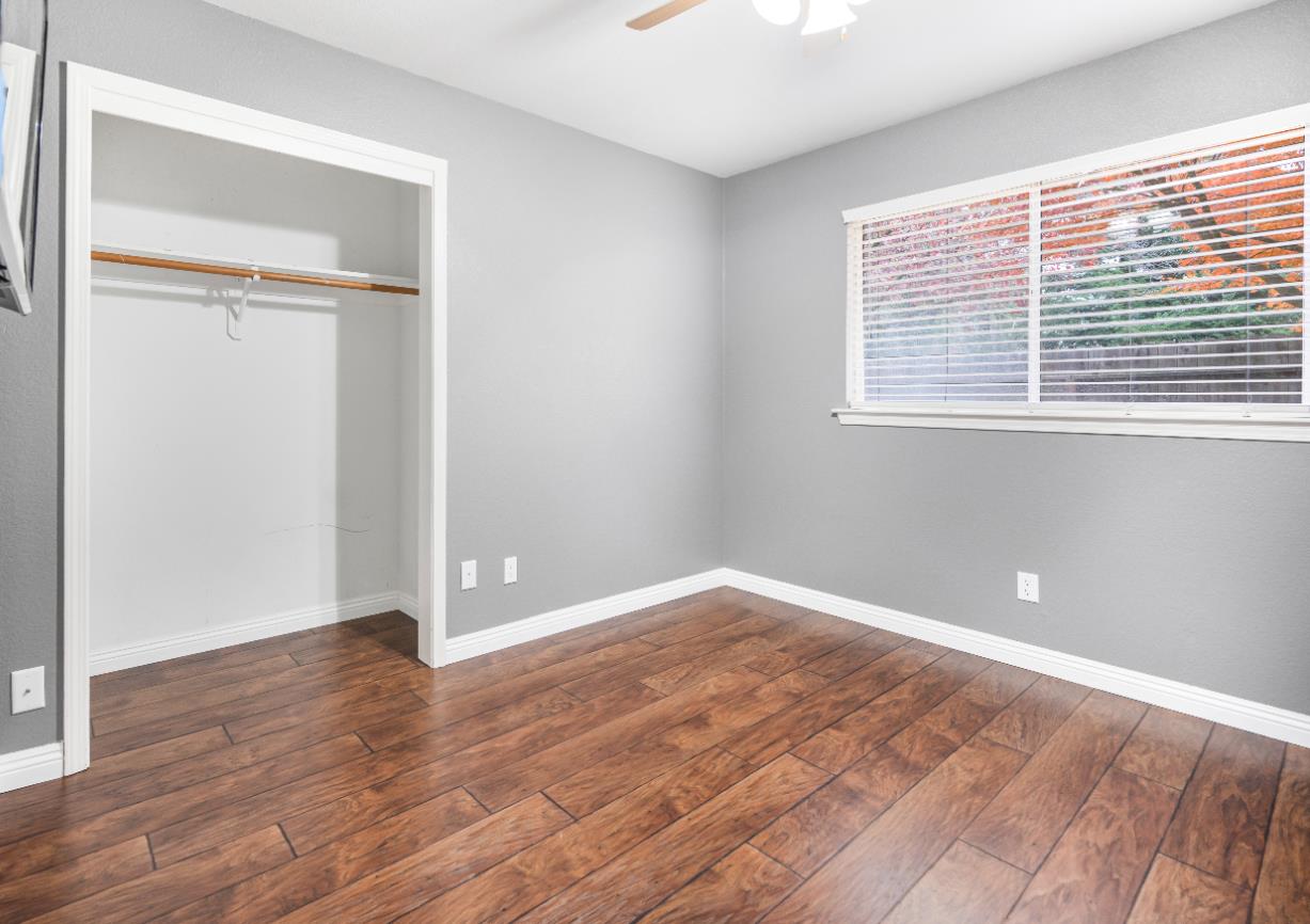 7198 N Ivanhoe Ave, Fresno, CA 93722