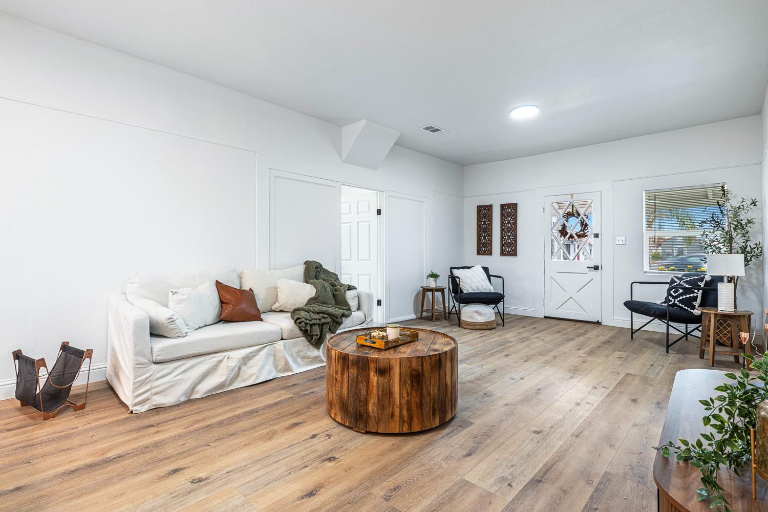 683 E Polk St, Coalinga, CA 93210