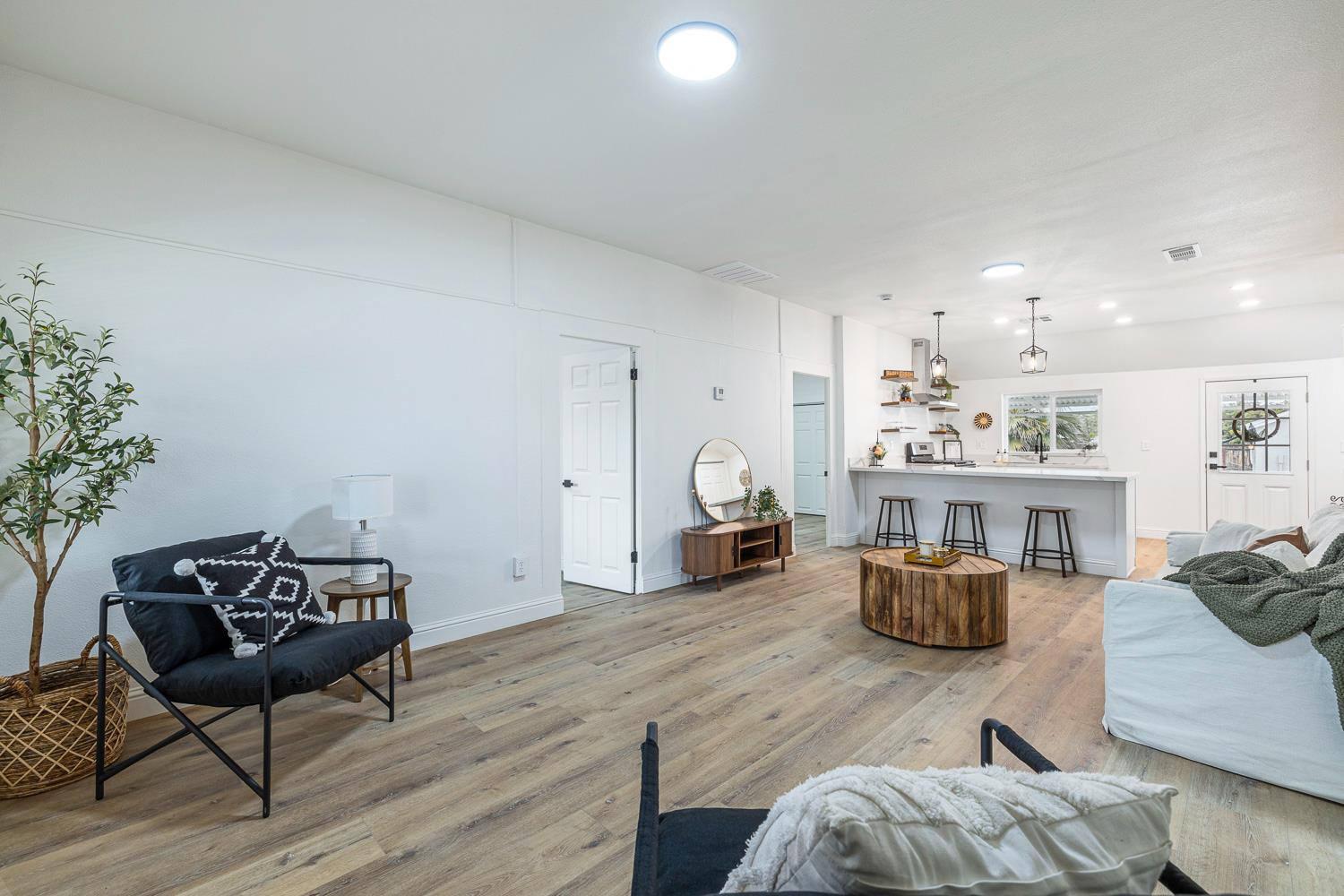 683 E Polk St, Coalinga, CA 93210