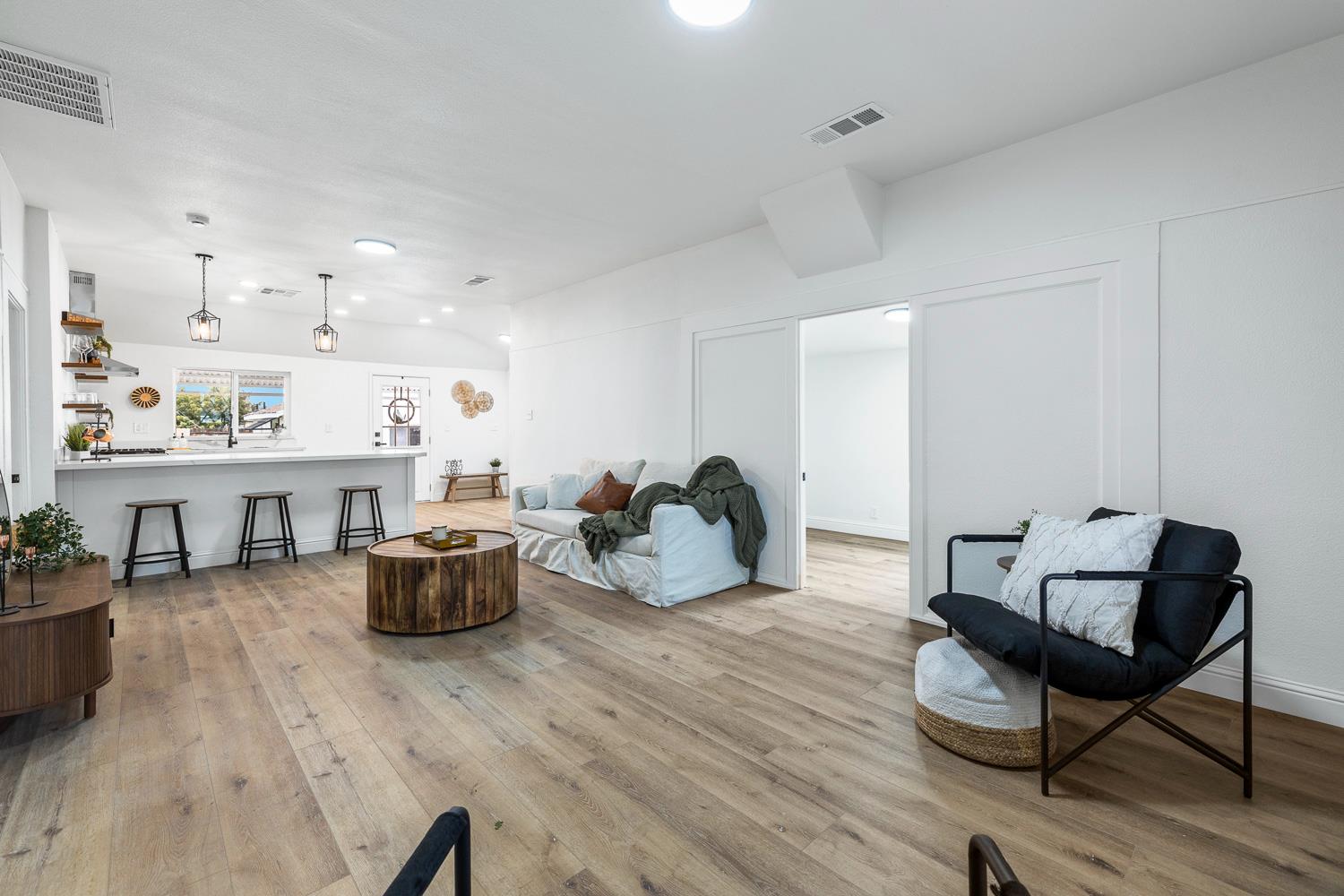 683 E Polk St, Coalinga, CA 93210