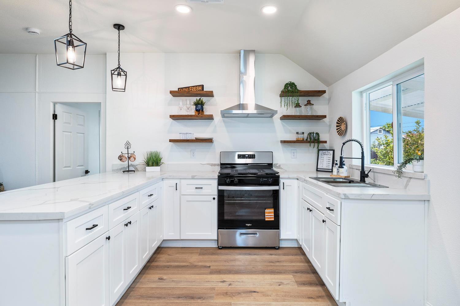 683 E Polk St, Coalinga, CA 93210