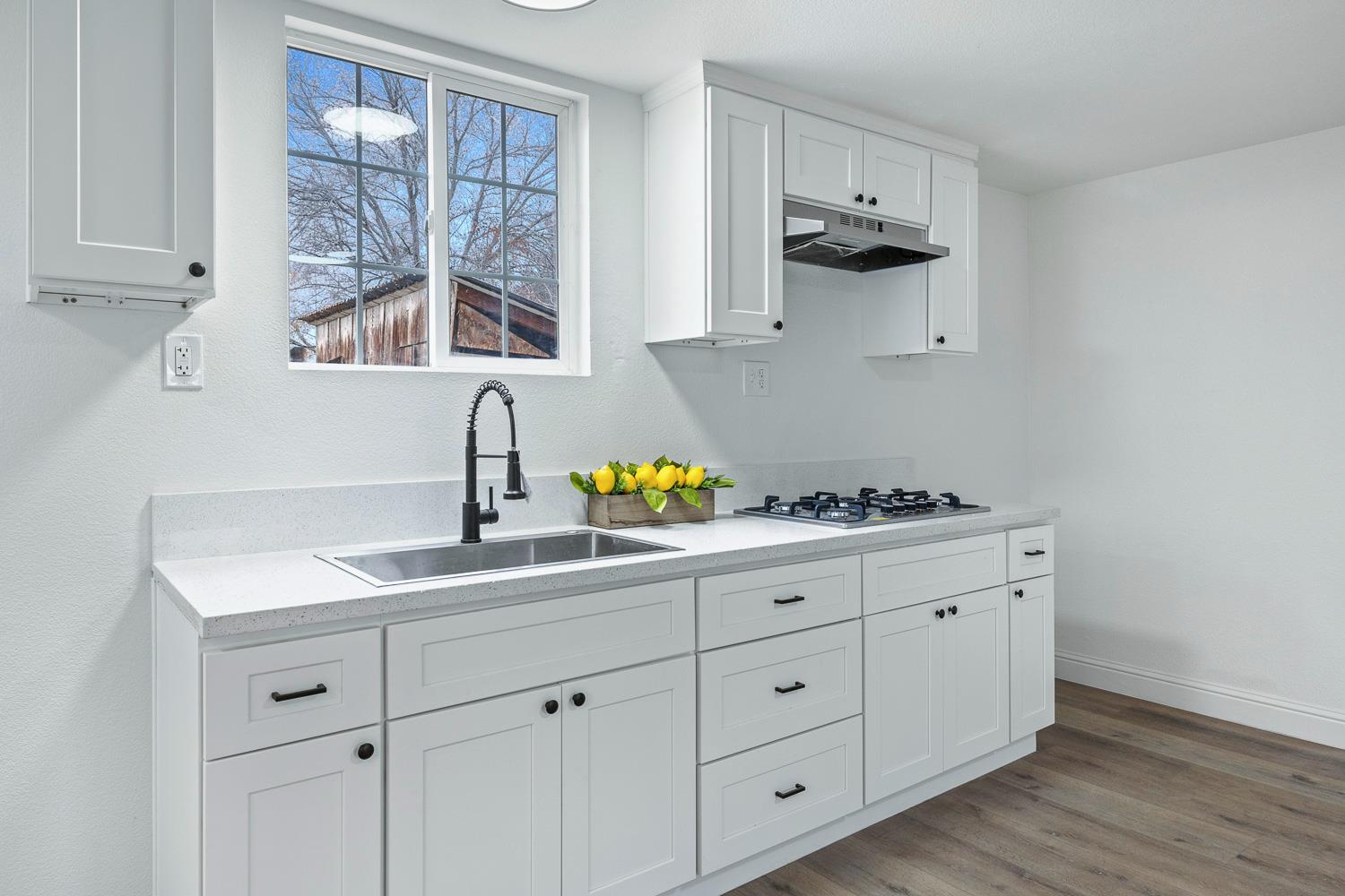 683 E Polk St, Coalinga, CA 93210