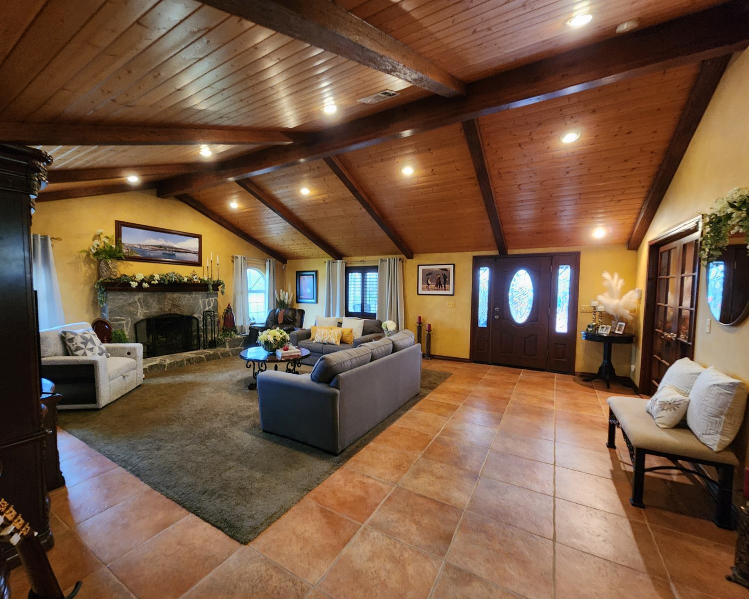 3723 W Central Ave W, Fresno, CA 93706