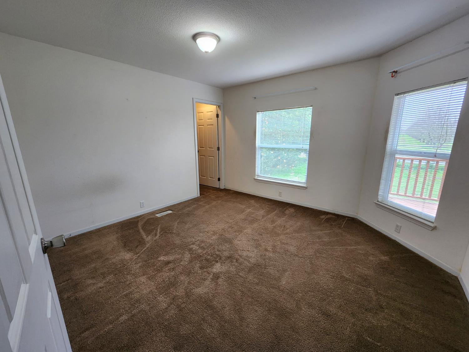 3723 W Central Ave W, Fresno, CA 93706