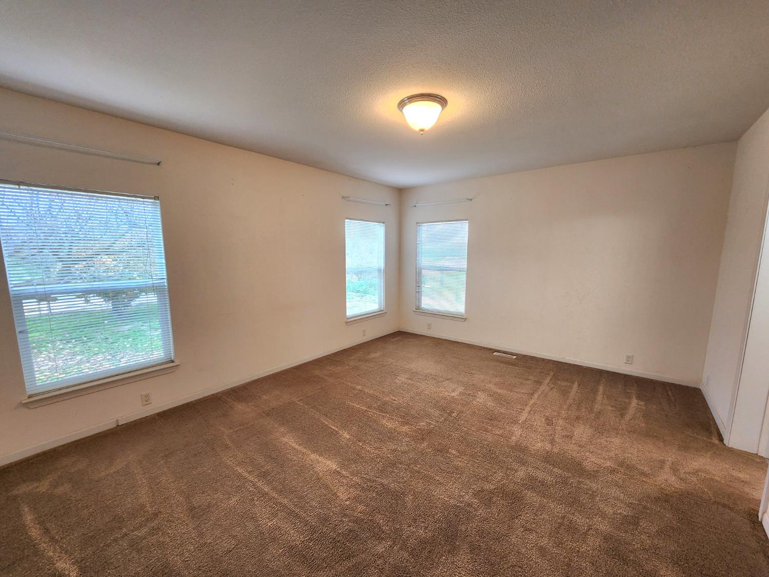 3723 W Central Ave W, Fresno, CA 93706