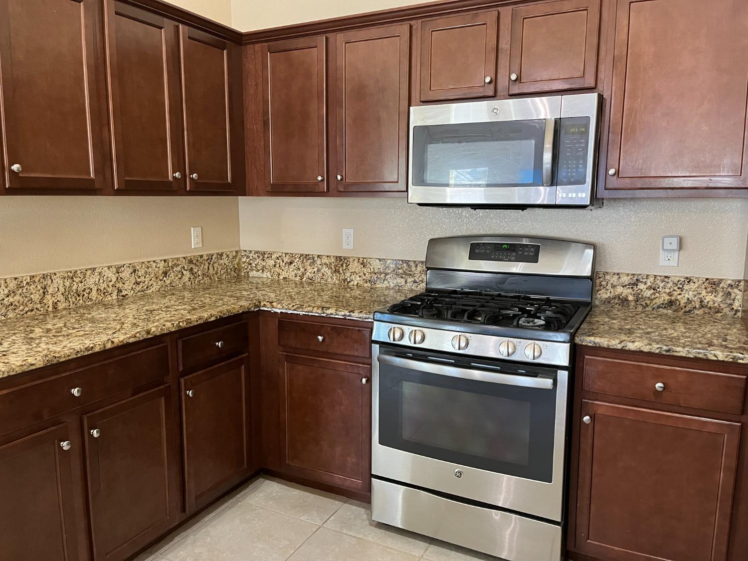 5428 W Brown Ave, Fresno, CA 93722