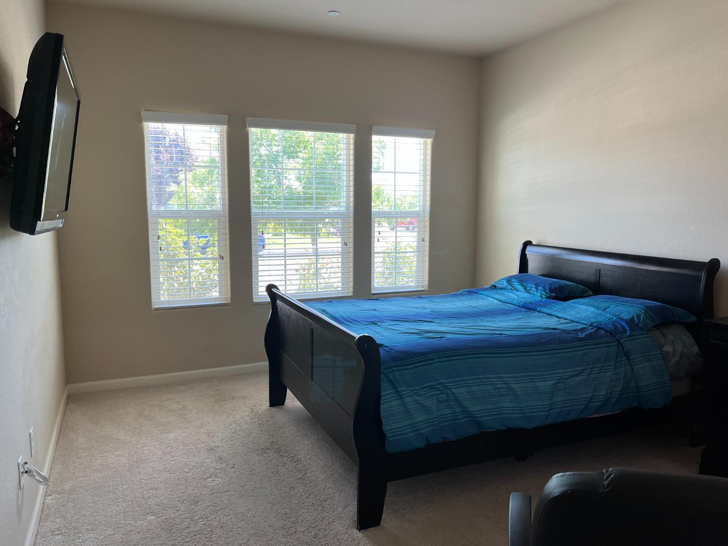 5428 W Brown Ave, Fresno, CA 93722