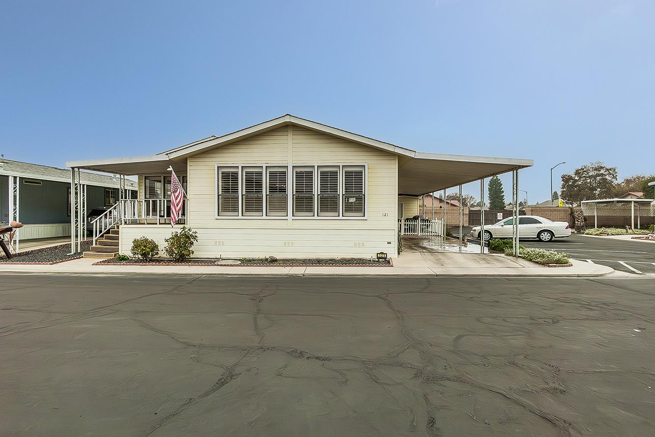 1551 6Th Avenue Dr #121, Kingsburg, CA 93631