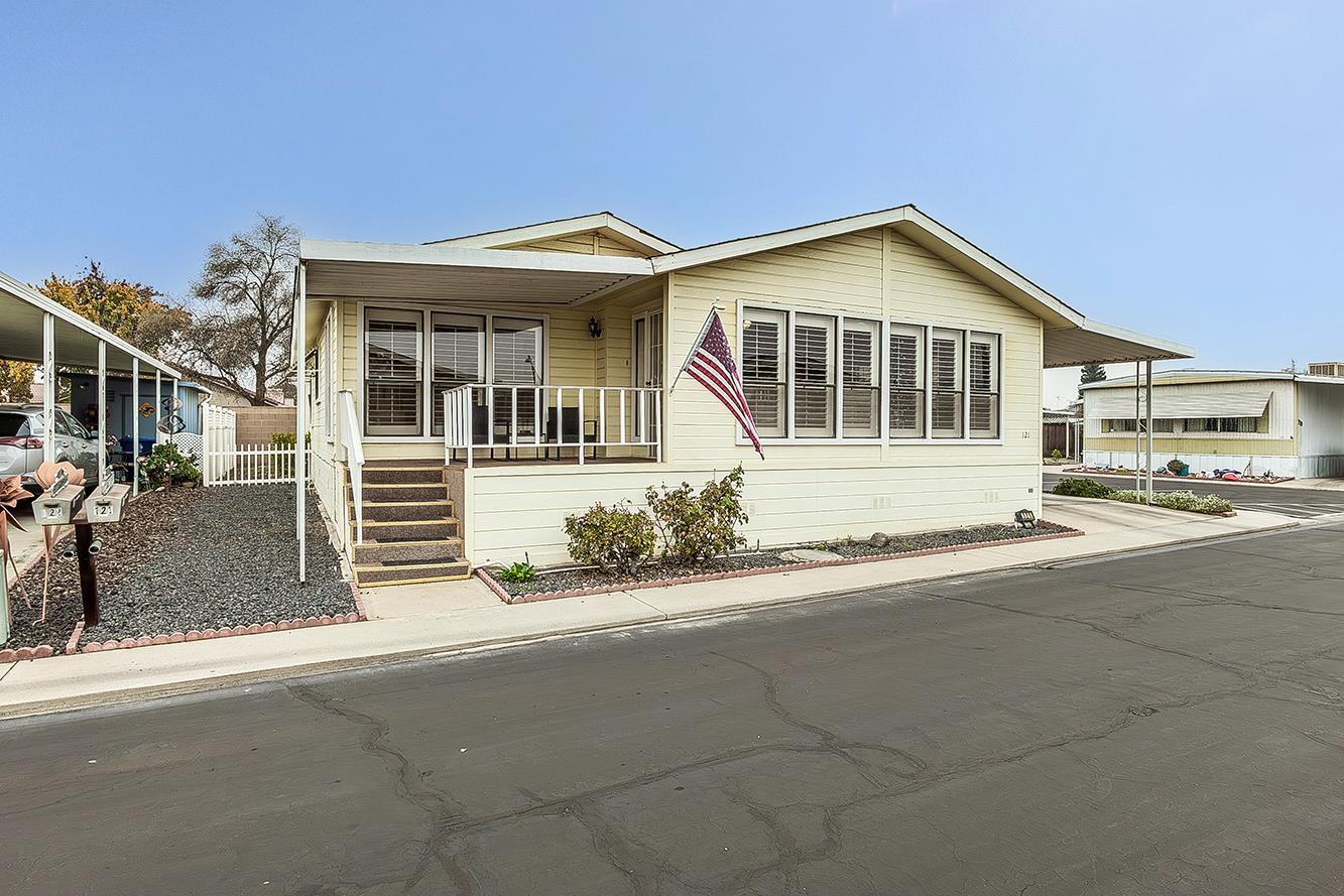 1551 6Th Avenue Dr #121, Kingsburg, CA 93631
