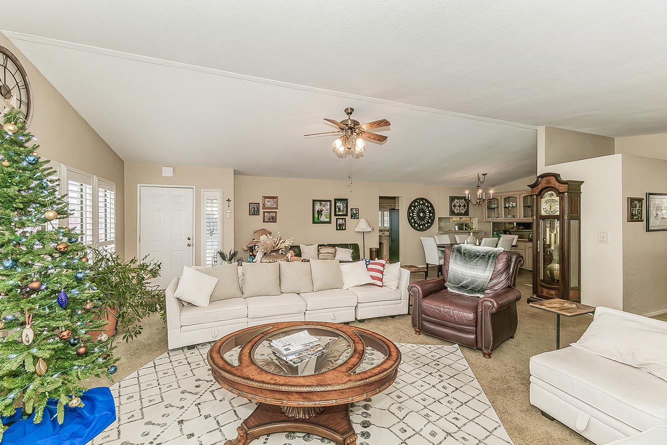 1551 6Th Avenue Dr #121, Kingsburg, CA 93631