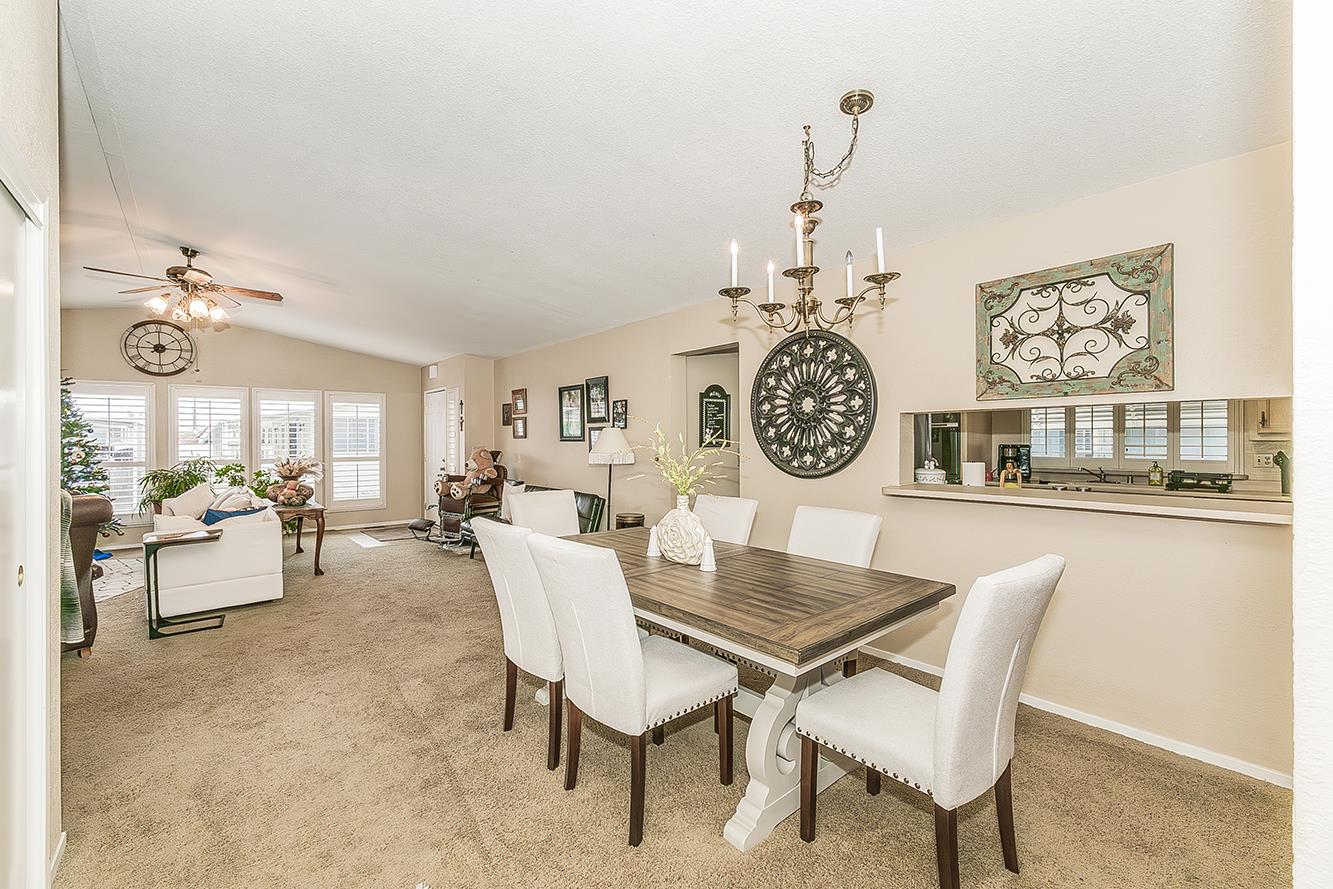 1551 6Th Avenue Dr #121, Kingsburg, CA 93631