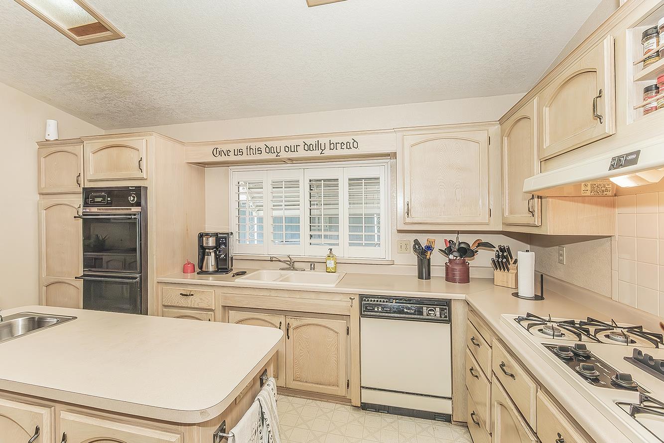 1551 6Th Avenue Dr #121, Kingsburg, CA 93631