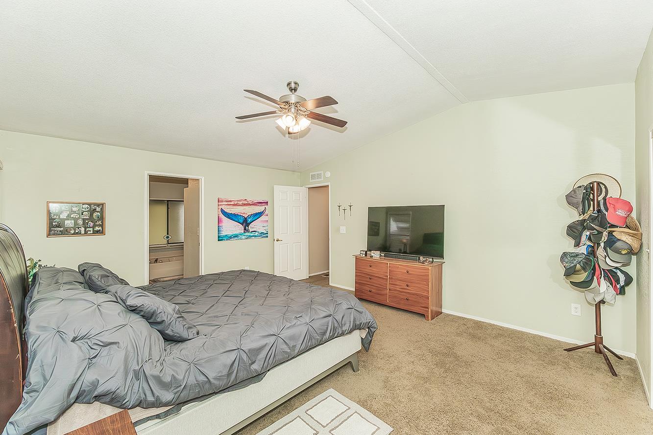 1551 6Th Avenue Dr #121, Kingsburg, CA 93631