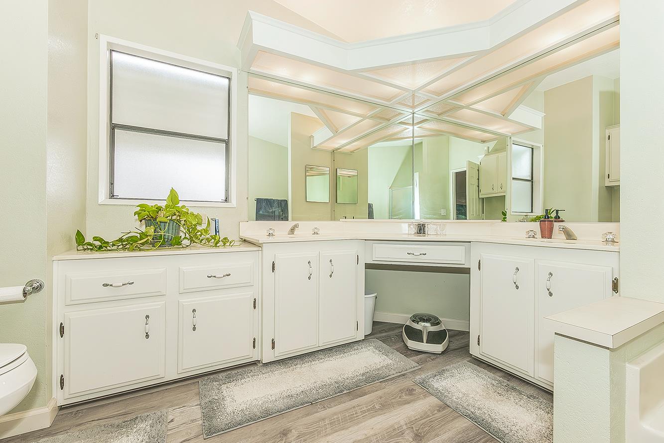 1551 6Th Avenue Dr #121, Kingsburg, CA 93631