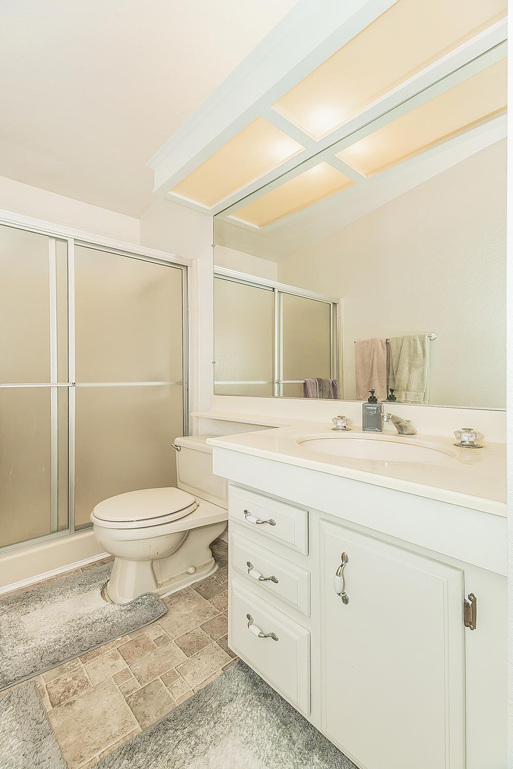 1551 6Th Avenue Dr #121, Kingsburg, CA 93631