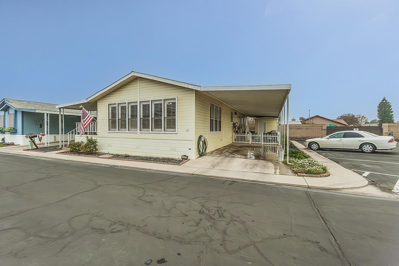 1551 6Th Avenue Dr #121, Kingsburg, CA 93631