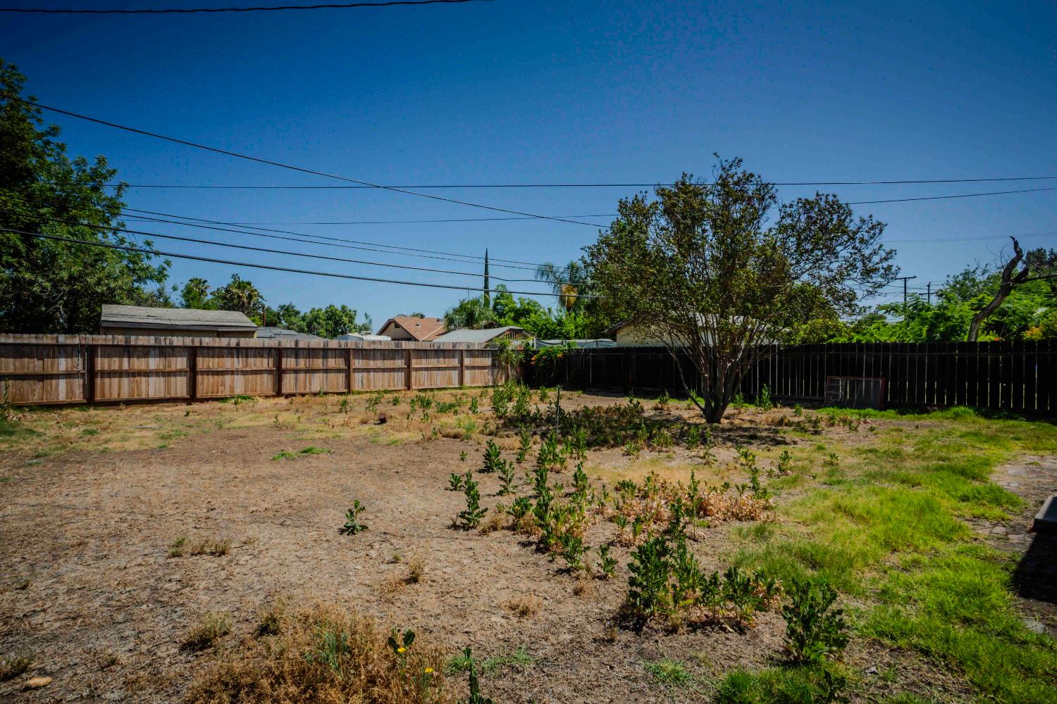 1007 E Michigan Ave, Fresno, CA 93704