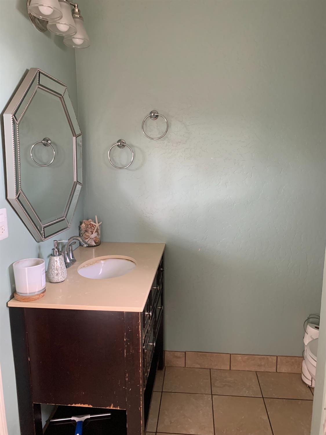 4723 E Braly Ave, Fresno, CA 93720