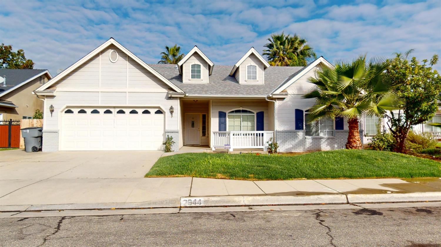 2944 E Christopher Dr, Fresno, CA 93720