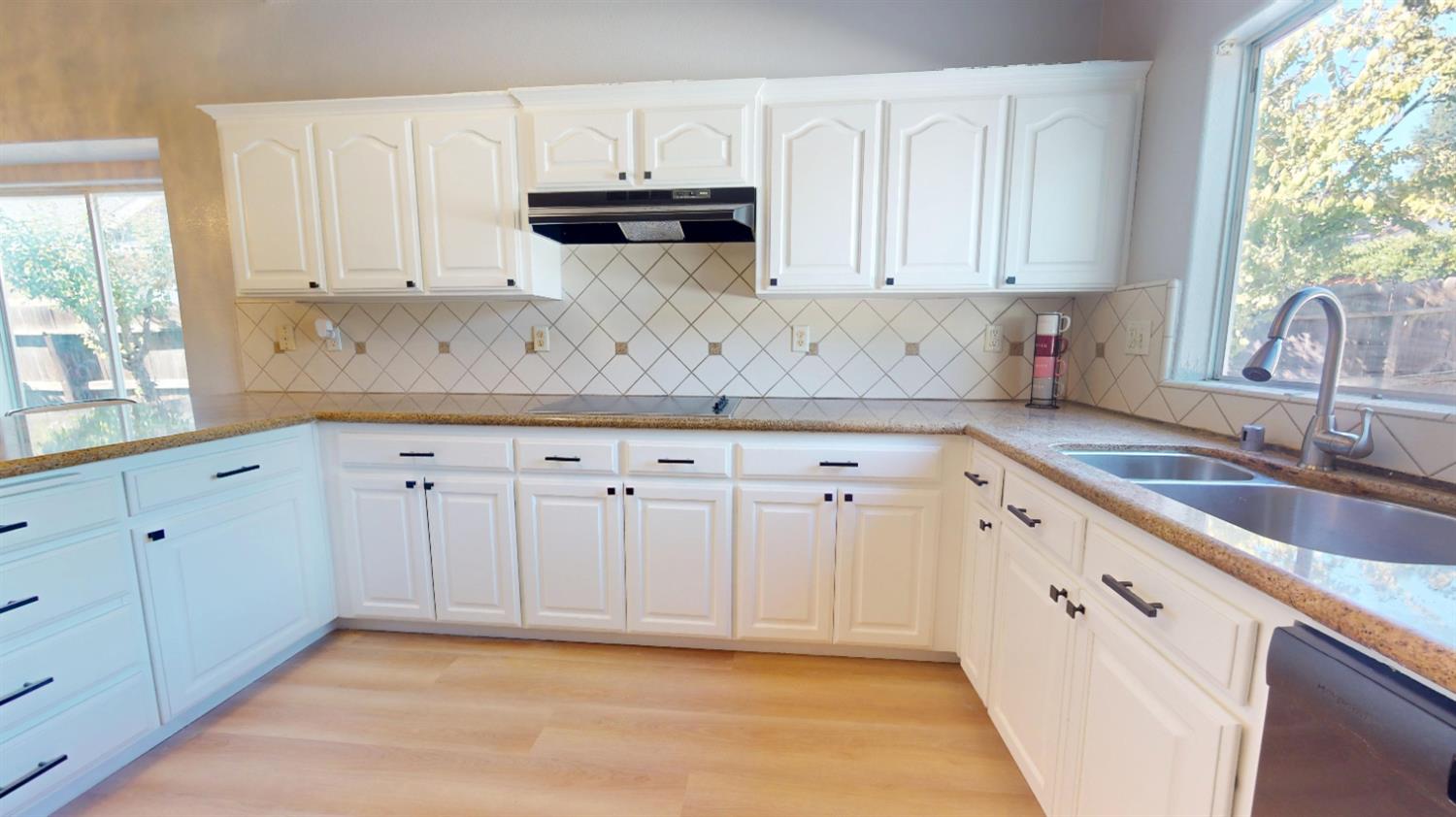 2944 E Christopher Dr, Fresno, CA 93720