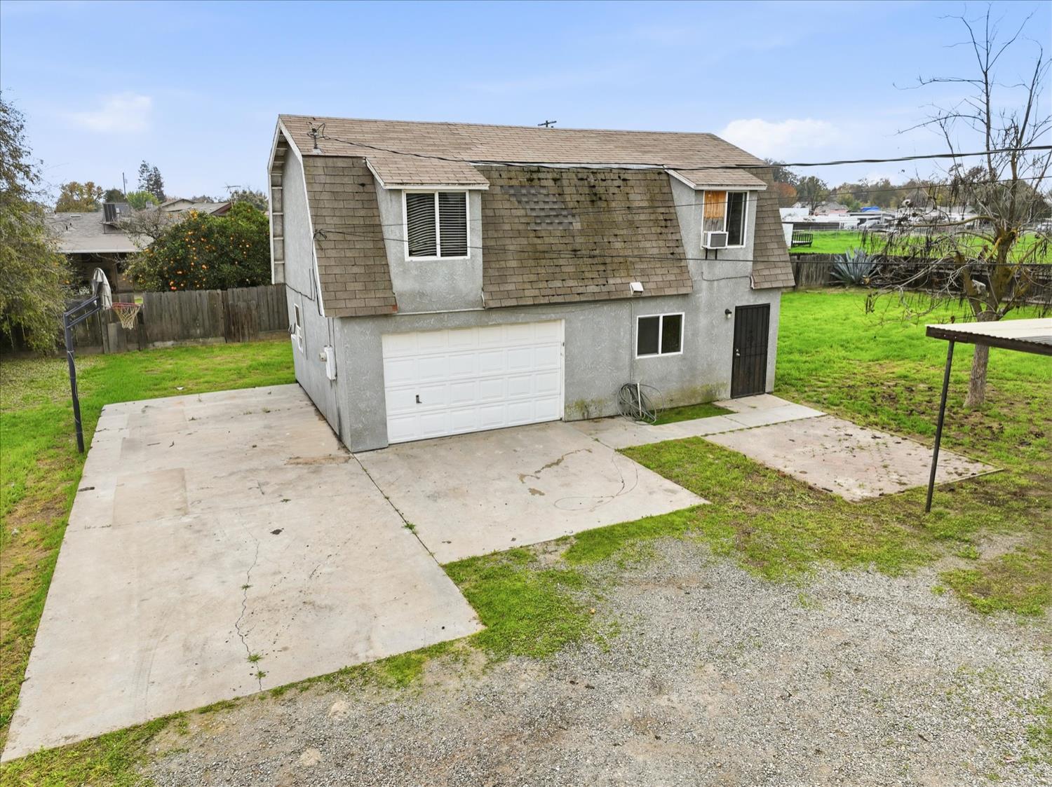 185 E Fantz Ave, Fresno, CA 93706