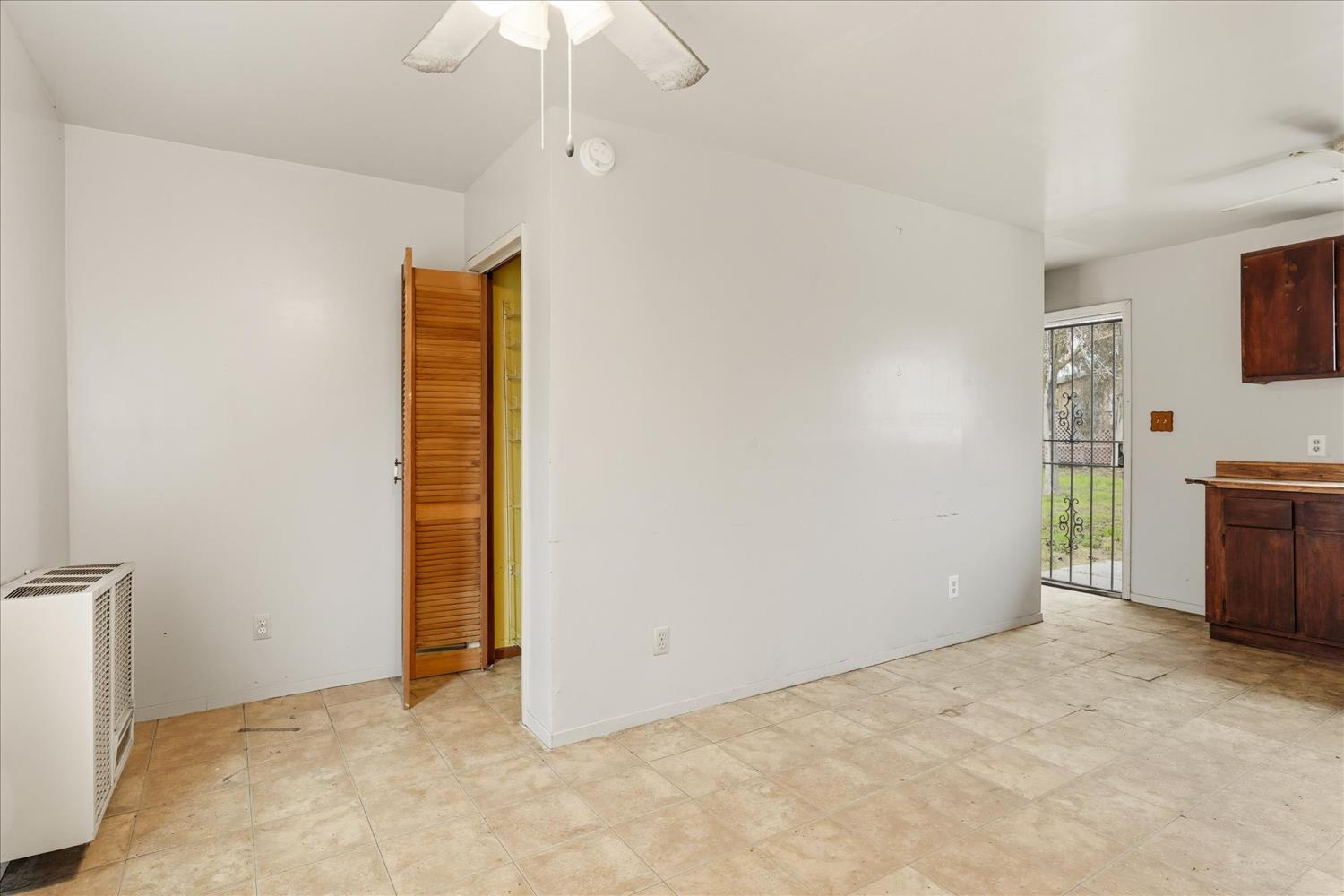 185 E Fantz Ave, Fresno, CA 93706