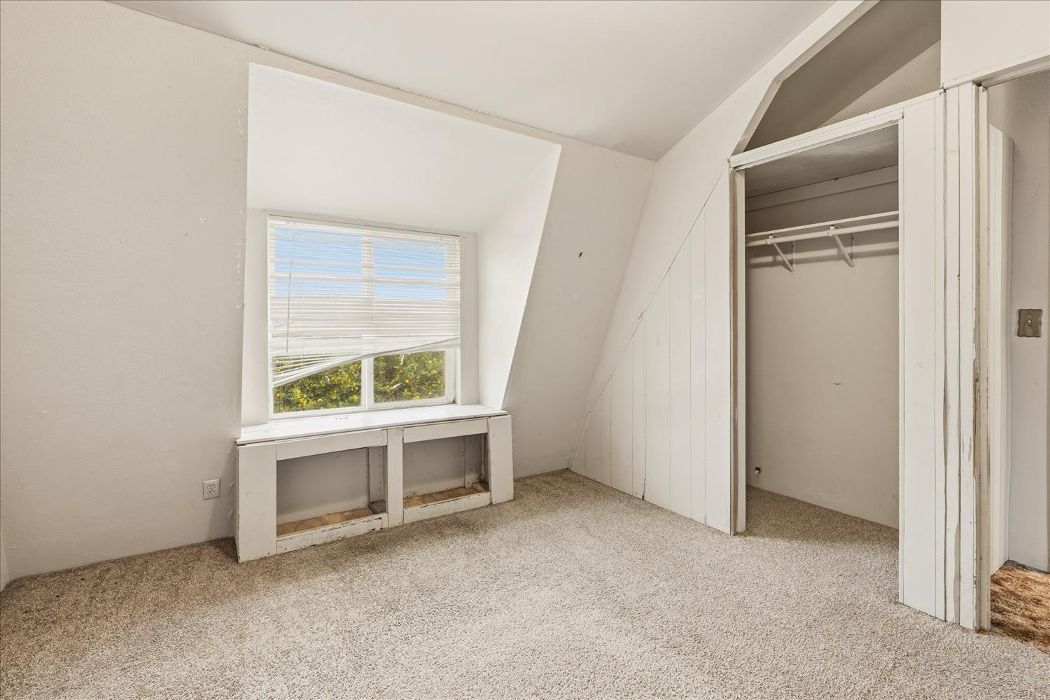 185 E Fantz Ave, Fresno, CA 93706