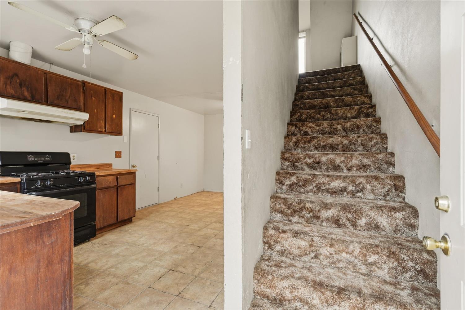 185 E Fantz Ave, Fresno, CA 93706