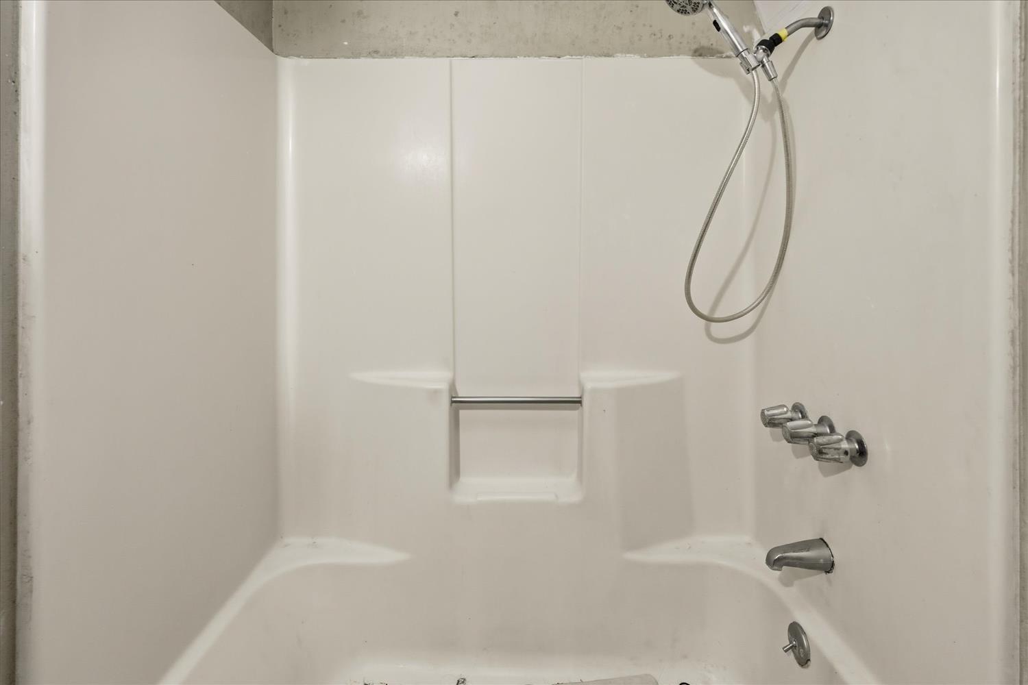 185 E Fantz Ave, Fresno, CA 93706