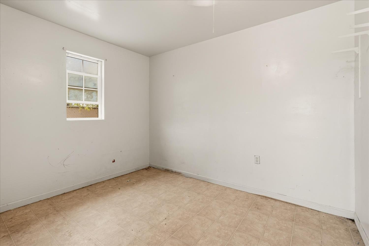 185 E Fantz Ave, Fresno, CA 93706