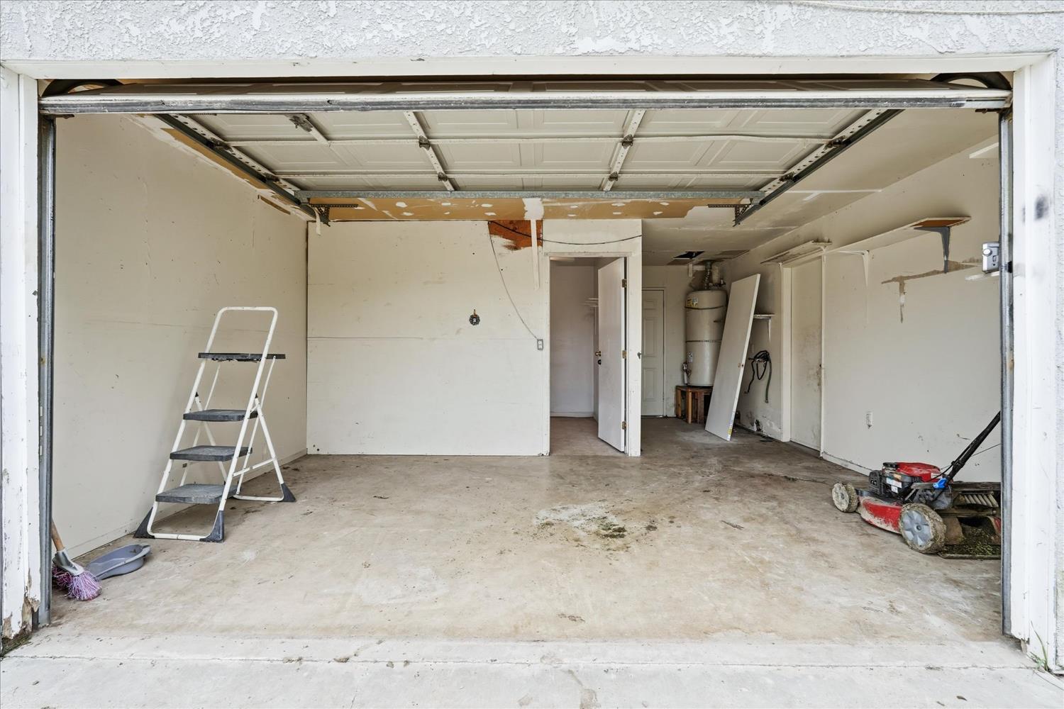 185 E Fantz Ave, Fresno, CA 93706