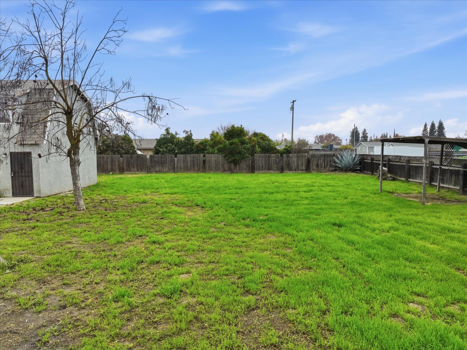 185 E Fantz Ave, Fresno, CA 93706