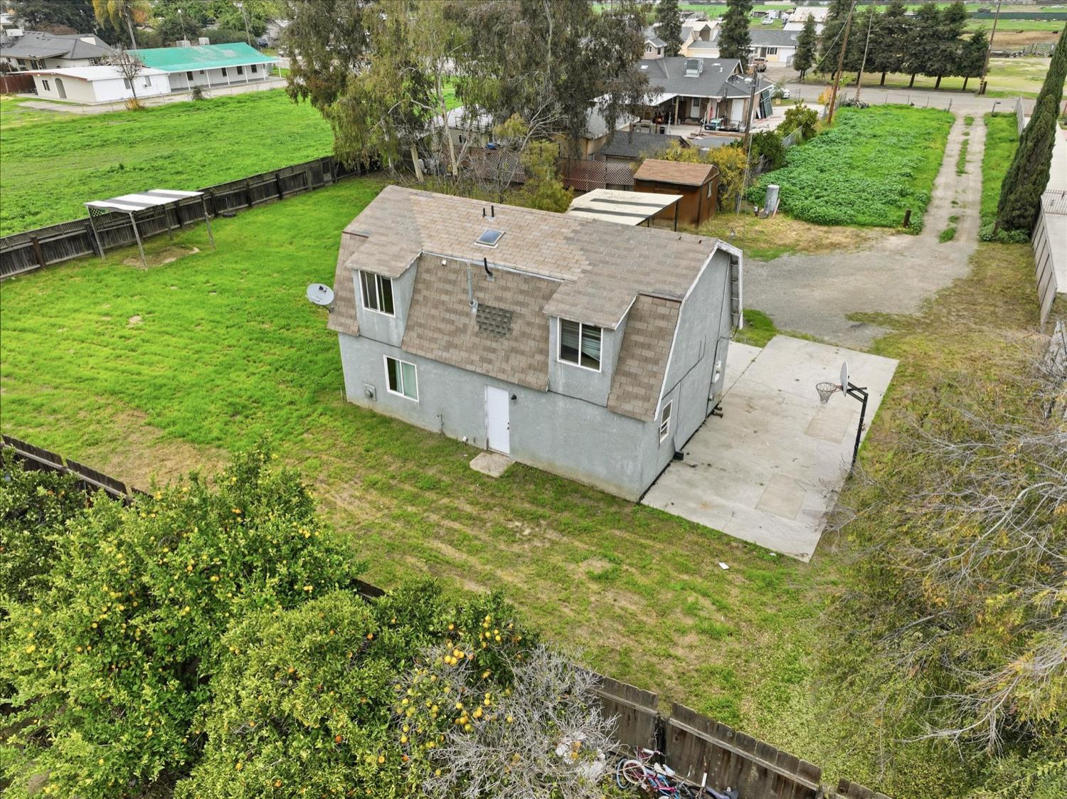 185 E Fantz Ave, Fresno, CA 93706