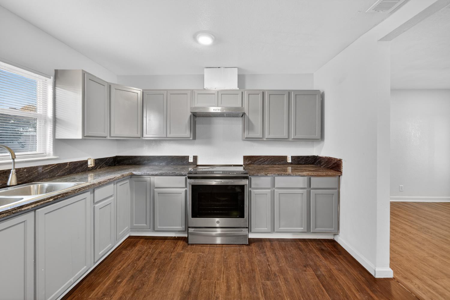 622 S 11Th St, Fresno, CA 93702