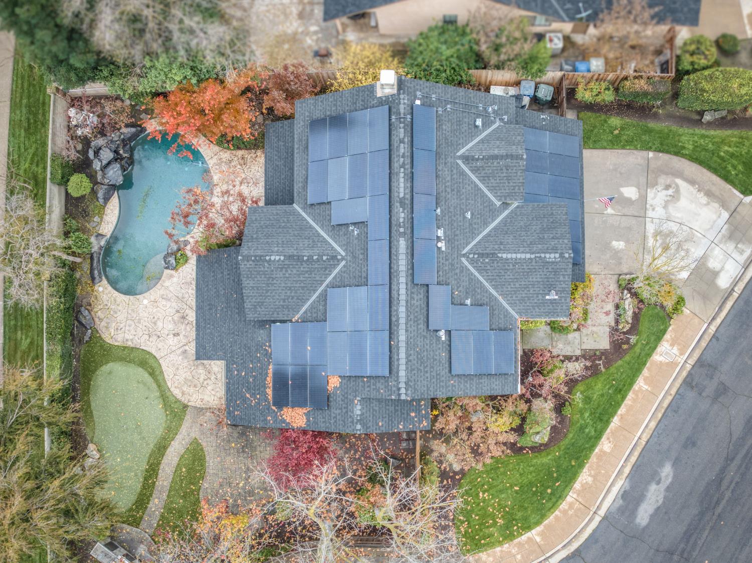 809 E Catalina Cir, Fresno, CA 93730