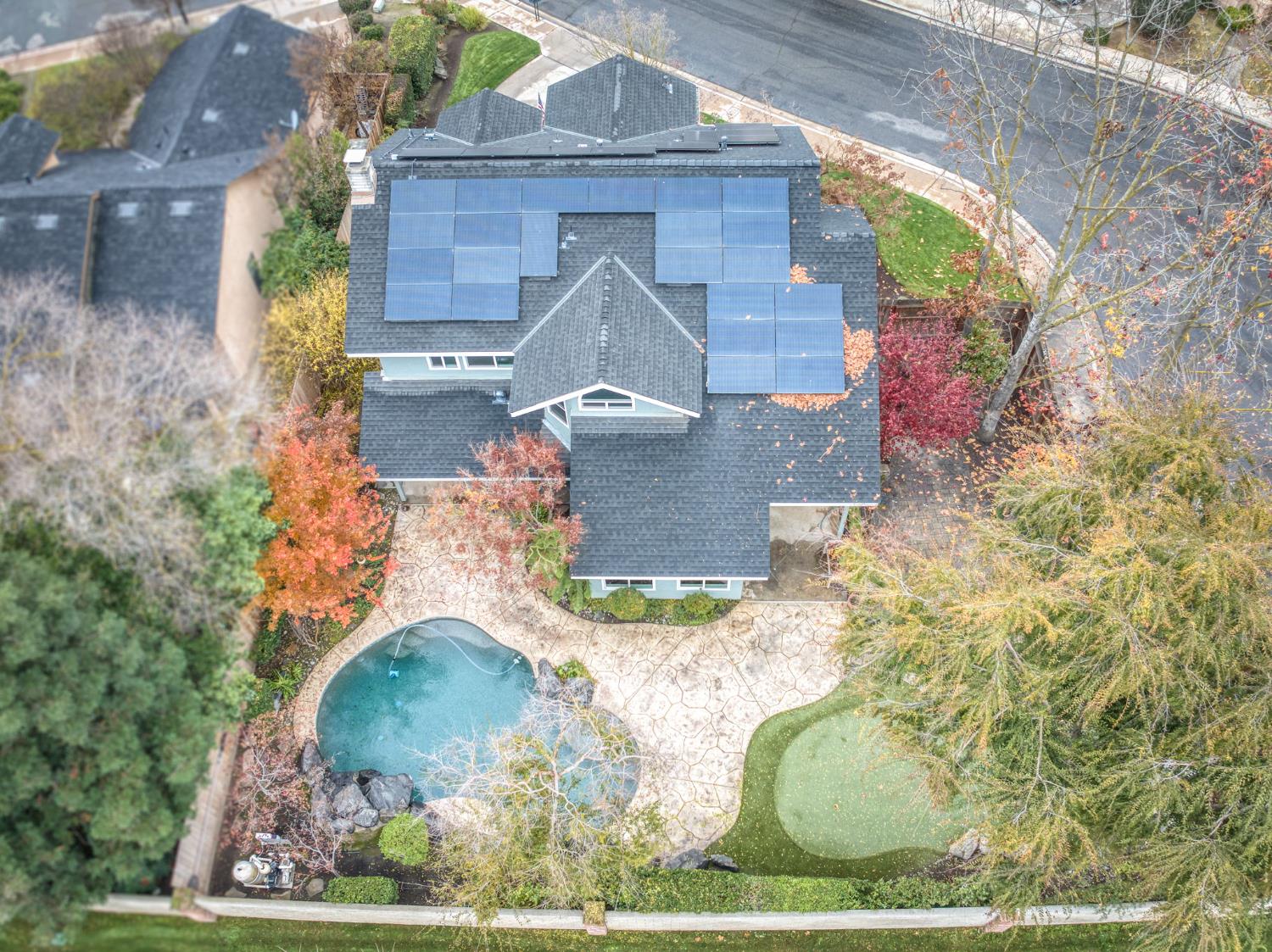 809 E Catalina Cir, Fresno, CA 93730