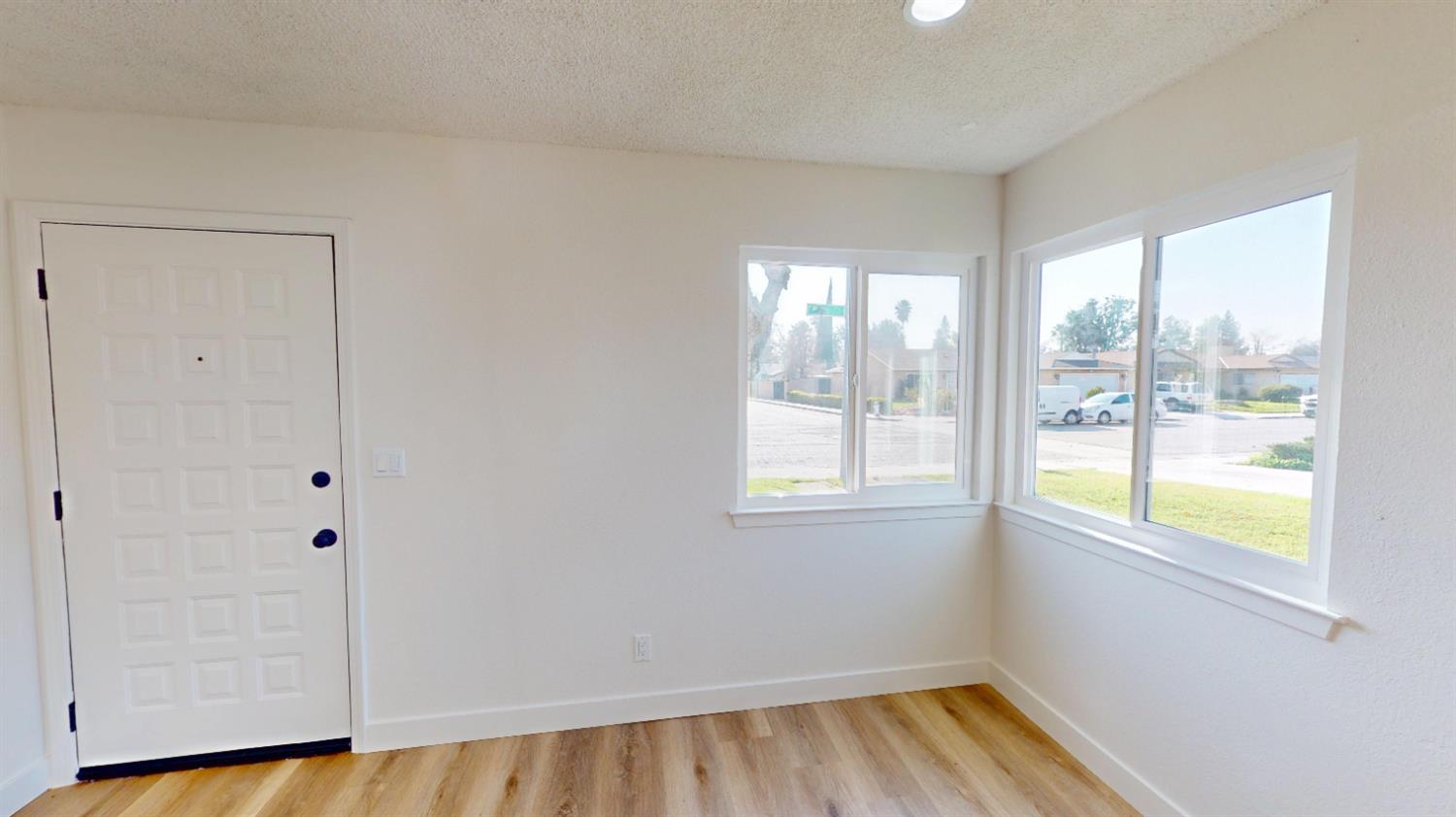 5044 W Willis Ave, Fresno, CA 93722