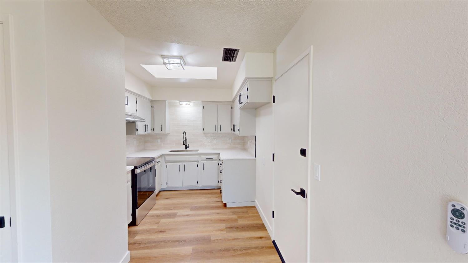 5044 W Willis Ave, Fresno, CA 93722