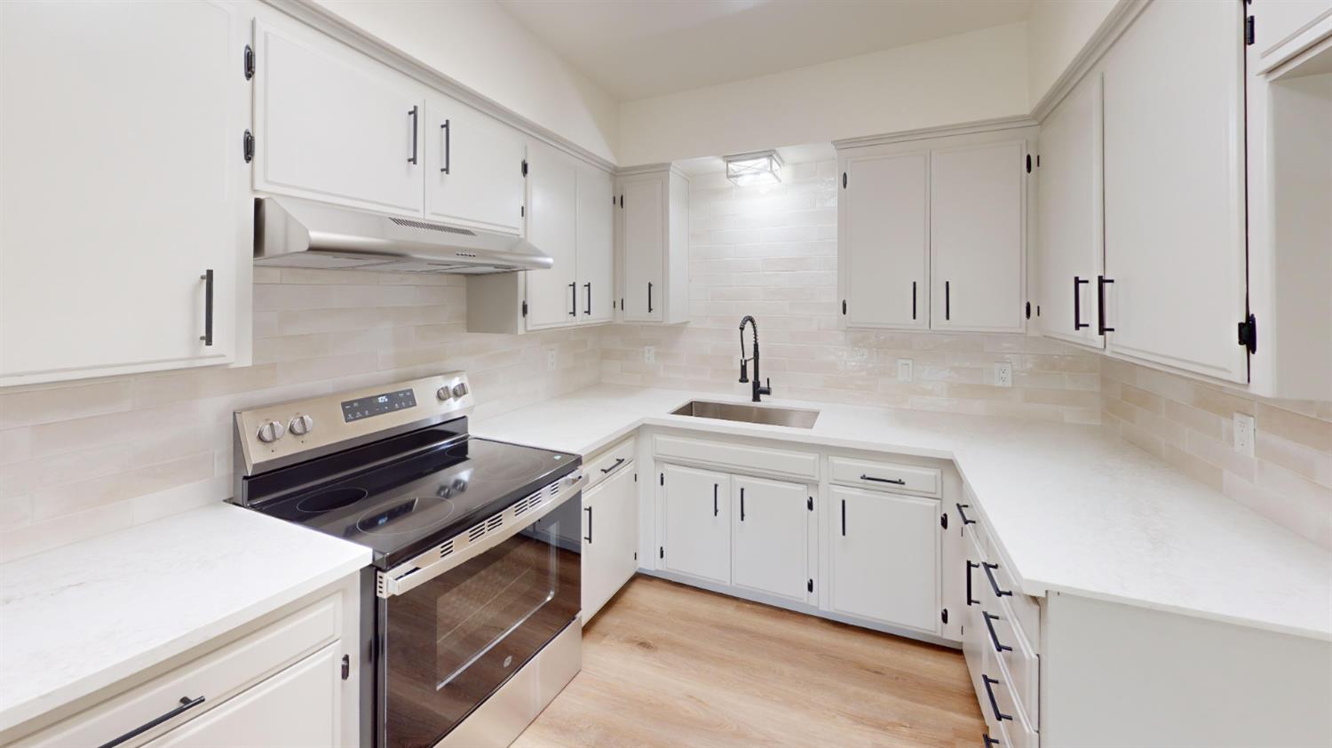 5044 W Willis Ave, Fresno, CA 93722