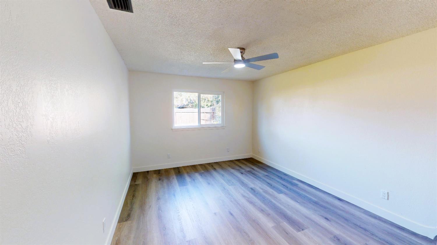 5044 W Willis Ave, Fresno, CA 93722