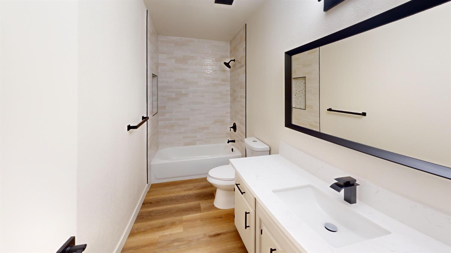 5044 W Willis Ave, Fresno, CA 93722