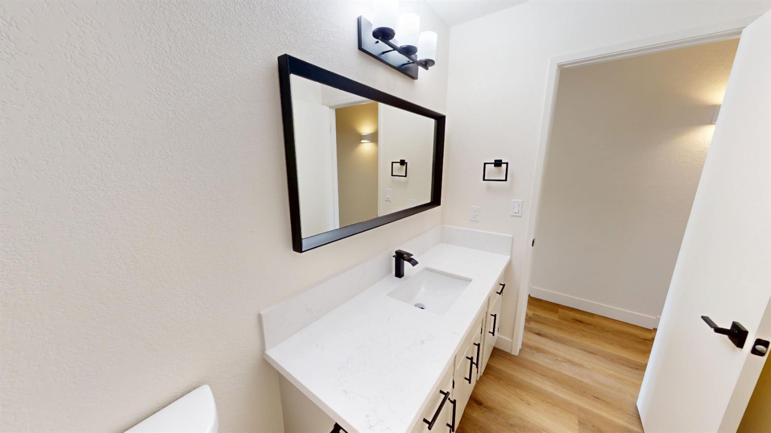 5044 W Willis Ave, Fresno, CA 93722