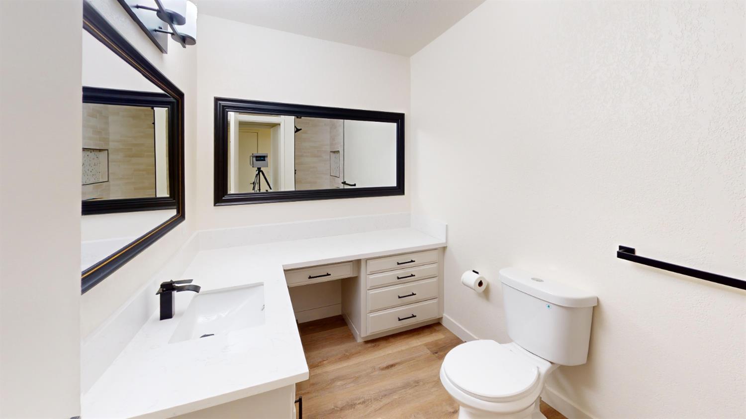 5044 W Willis Ave, Fresno, CA 93722