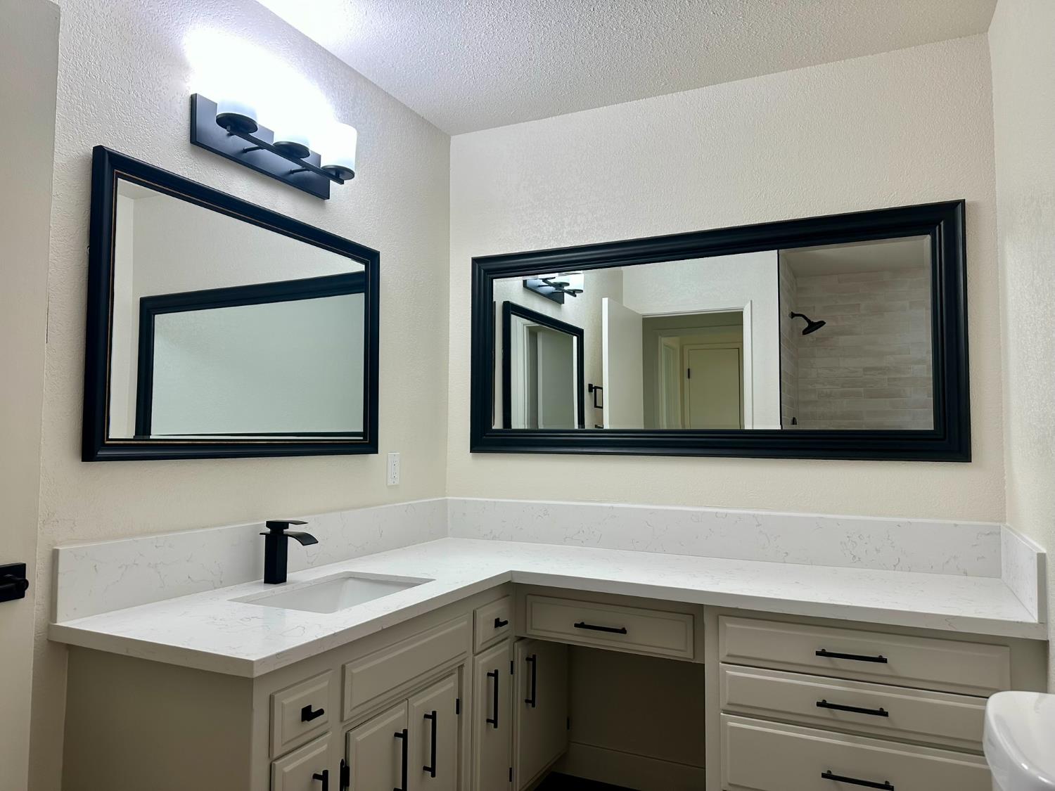 5044 W Willis Ave, Fresno, CA 93722