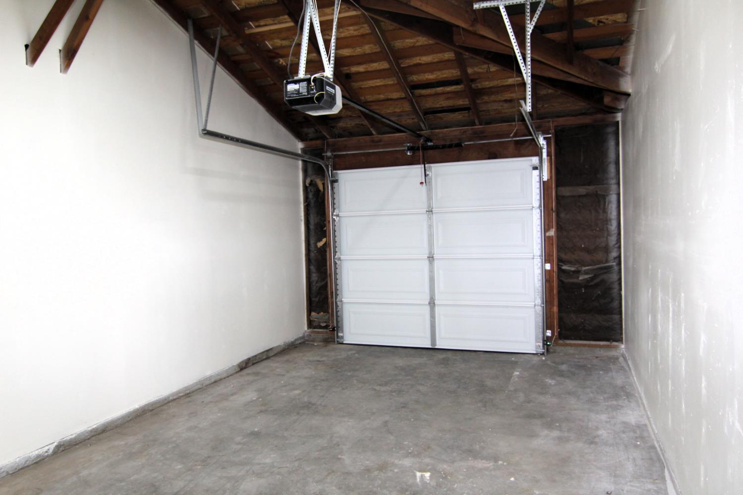 5044 W Willis Ave, Fresno, CA 93722