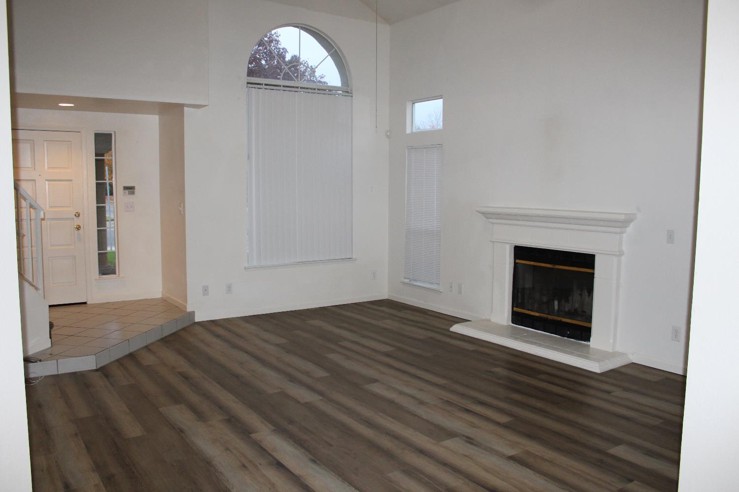 2233 E Christopher Dr, Fresno, CA 93720