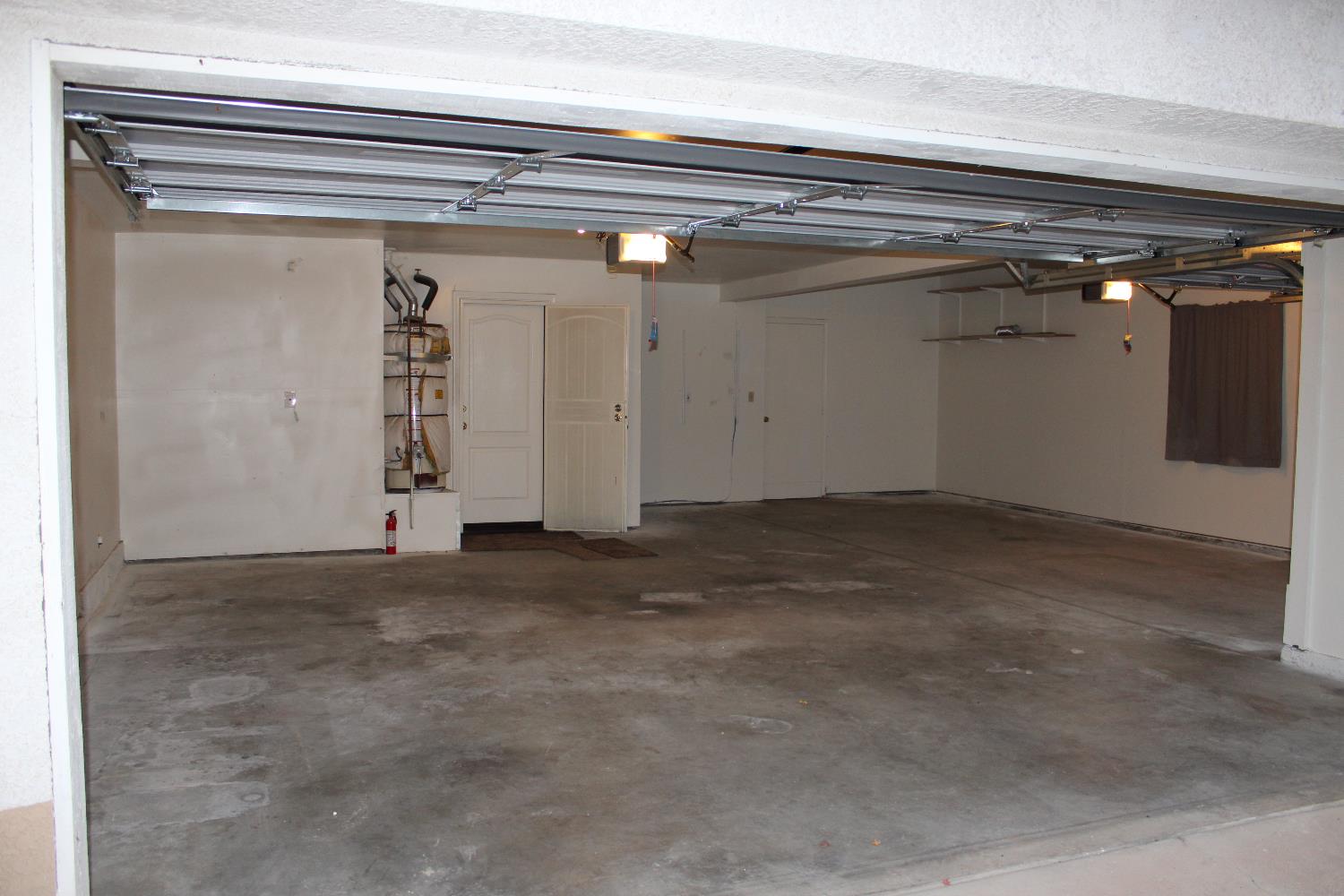 2233 E Christopher Dr, Fresno, CA 93720