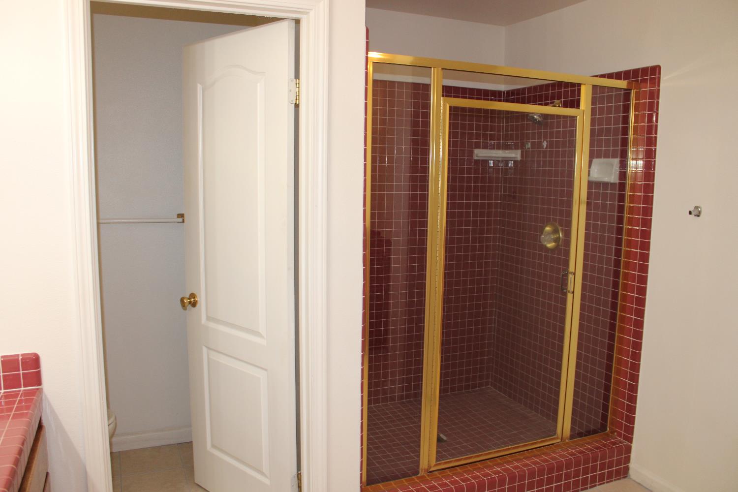 2233 E Christopher Dr, Fresno, CA 93720