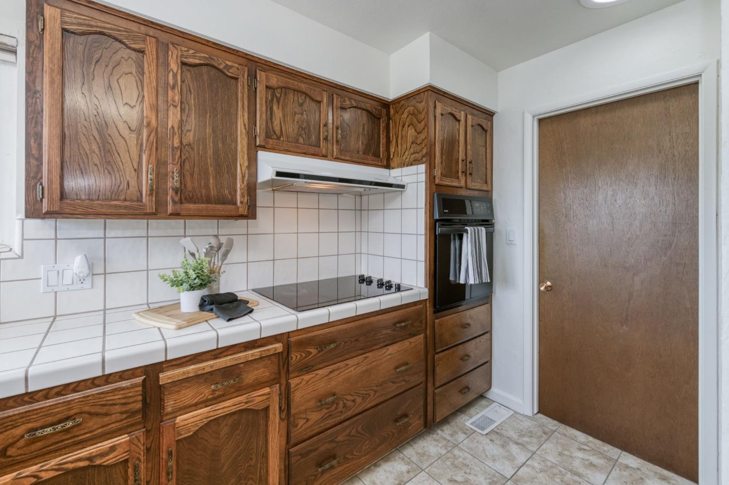 6561 N Jackson Ave, Fresno, CA 93710