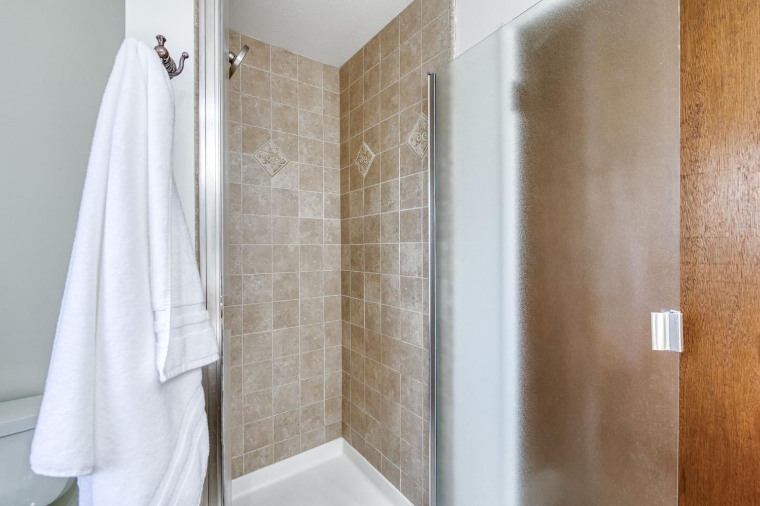 6561 N Jackson Ave, Fresno, CA 93710